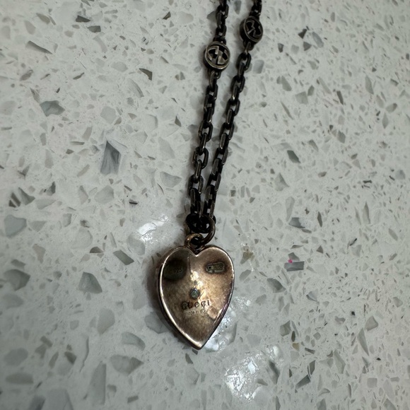 Necklace with Interlocking G enamel heart monogram chain silver red shiny - Picture 10 of 10